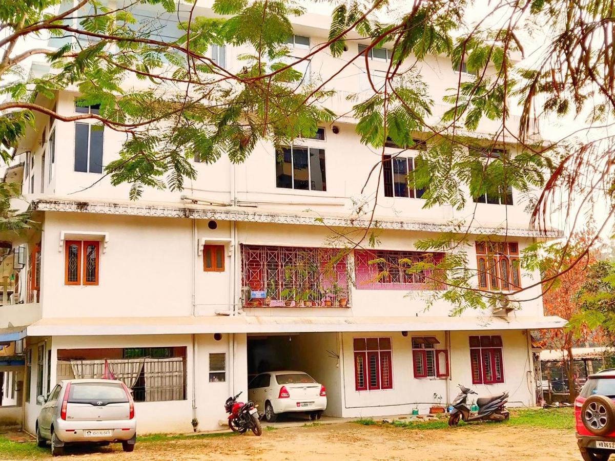 Hotel Cupidtrails Backpacker'S Penthouse Guwahati Esterno foto