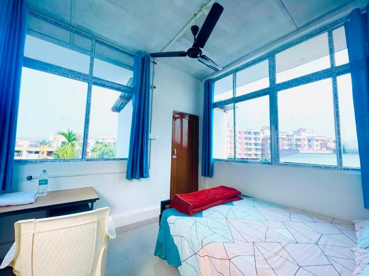 Hotel Cupidtrails Backpacker'S Penthouse Guwahati Esterno foto