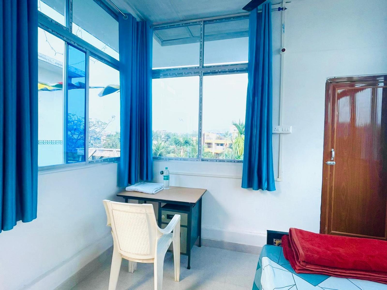 Hotel Cupidtrails Backpacker'S Penthouse Guwahati Esterno foto